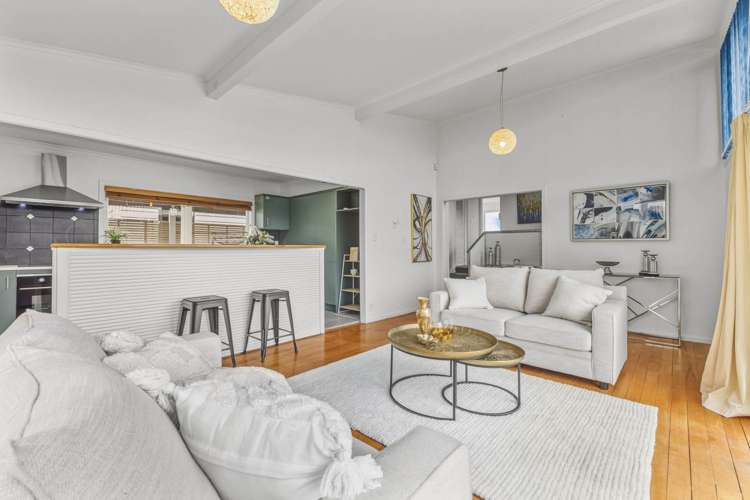 90 Gossamer Drive Pakuranga Heights_13