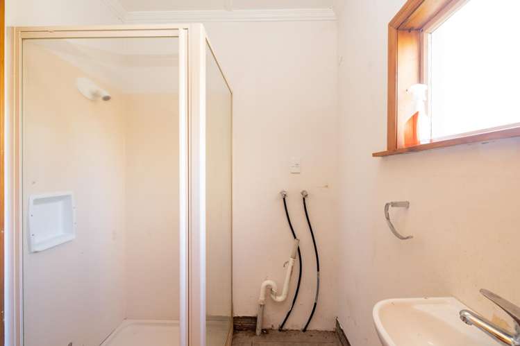 13 Beatrice Street Avenal_12