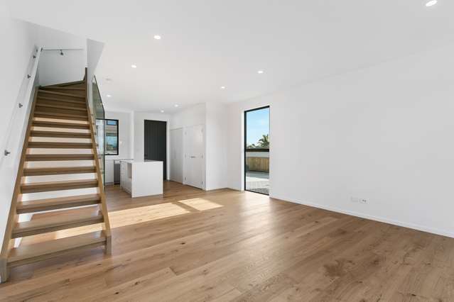 2/4 Glen Atkinson Street Saint Heliers_1