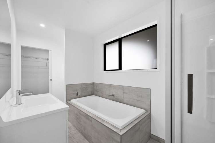 120 Seaview Road Westown_22