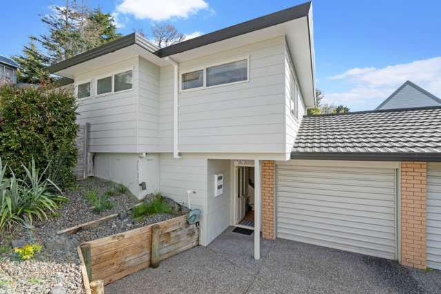 2/10 Brookvale Park Stanmore Bay_1