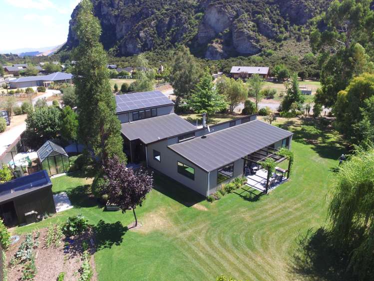 6 Ewing Place Albert Town_1