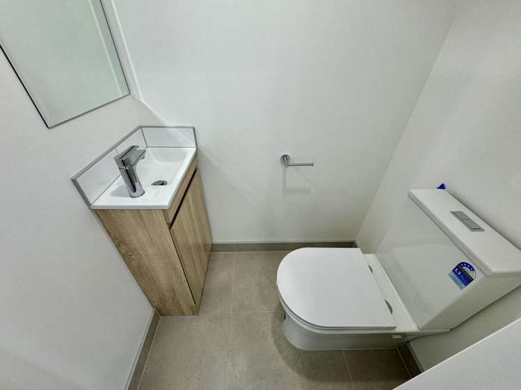 8 Raupeti Lane Henderson_9