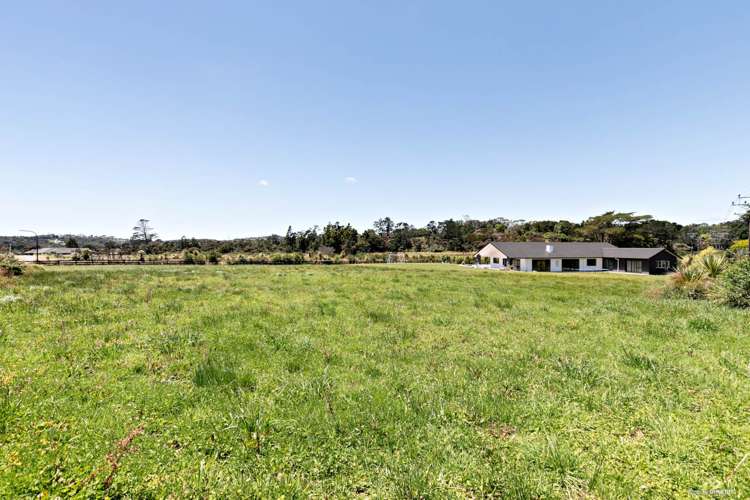 2 Loretta Place Red Beach_6