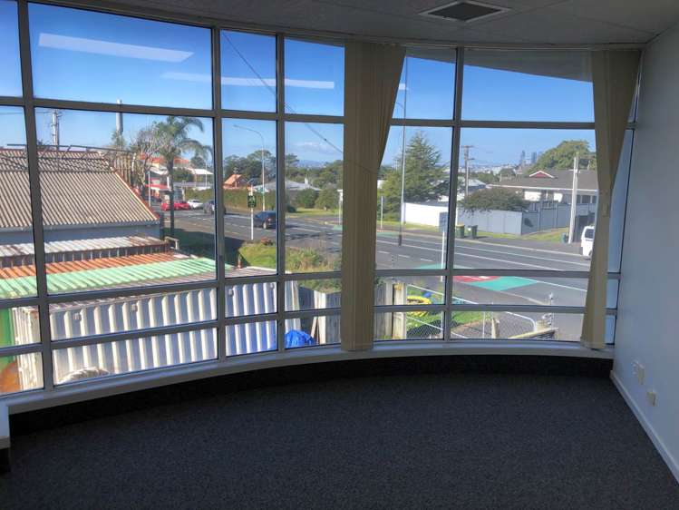 Unit A1/129 Onewa Road Northcote_1