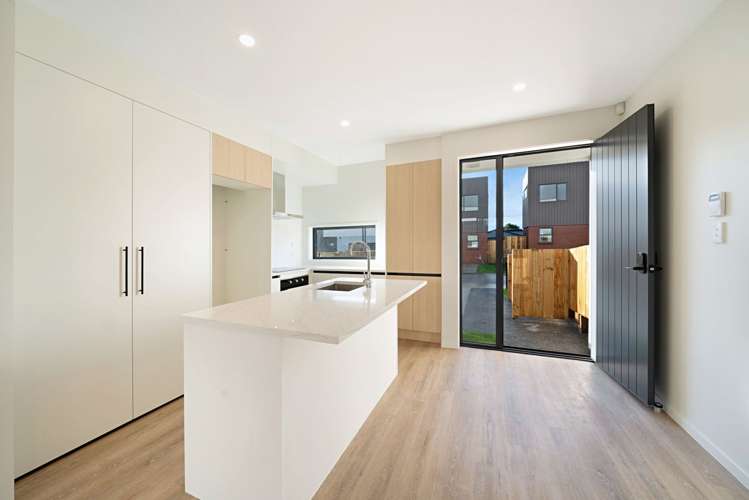 15 Clay Works Lane New Lynn_8