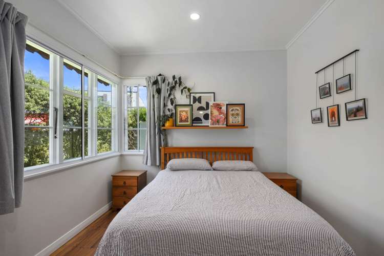 60 Old Lake Road Narrow Neck_15