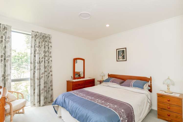 13 Bishops Close Greenmeadows_9