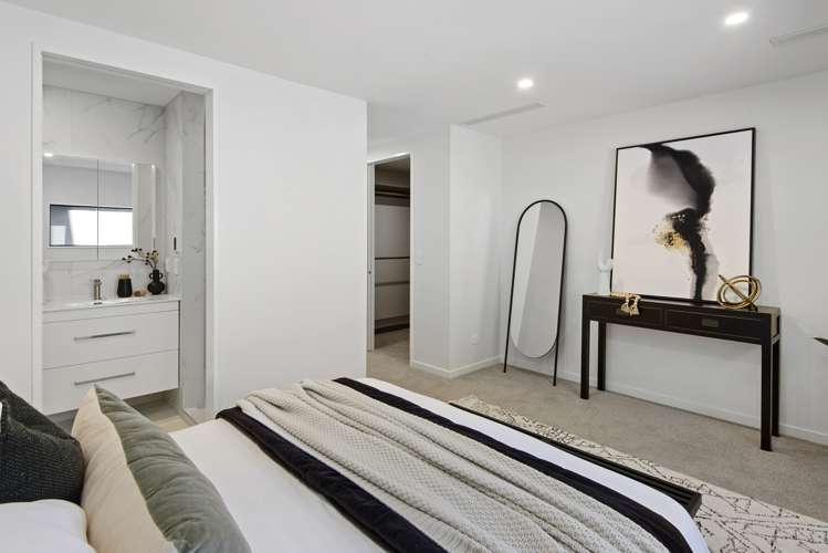 35 Te Awakura Terrace Mount Pleasant_11