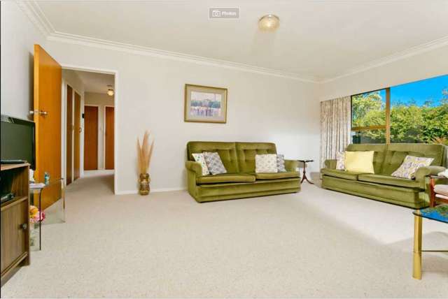 2/4 Nea Place Hillcrest_1