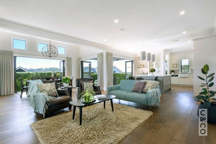 8 Tauwaka Crescent Riverhead_1