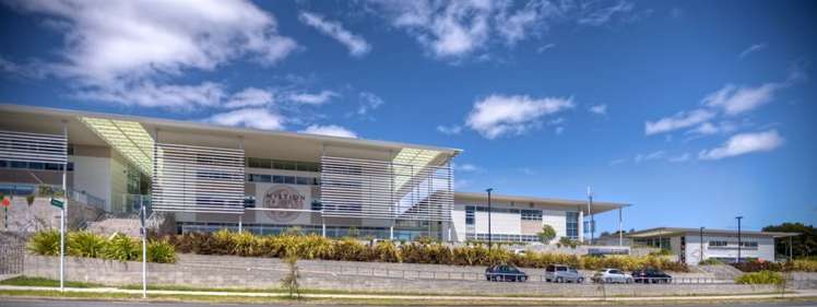 15 Kenley Heights Flat Bush_16