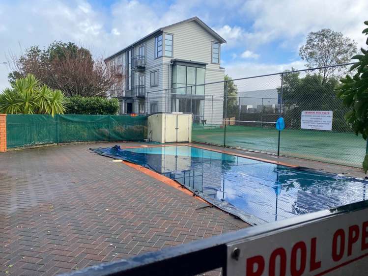 5p/10 Crown Lynn Place New Lynn_11