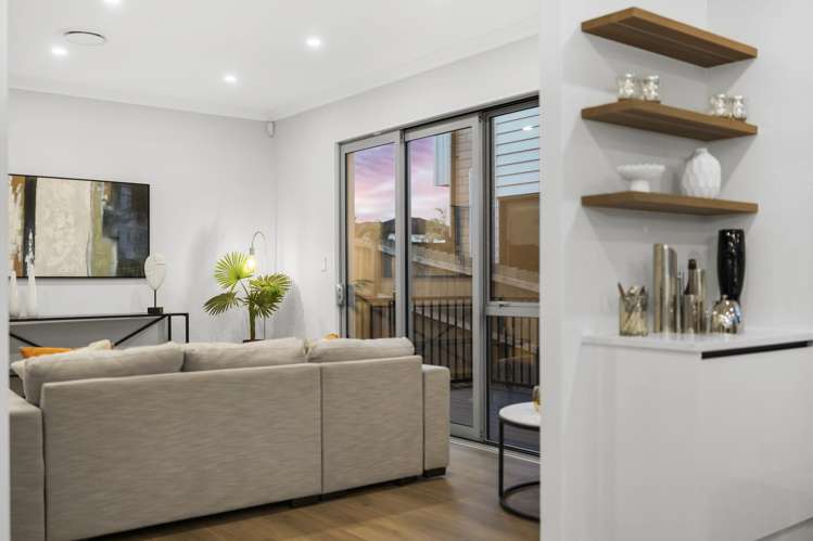 18 Castlebane Drive Flat Bush_8