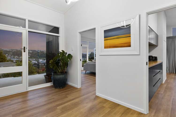 77 Easther Crescent Kew_10