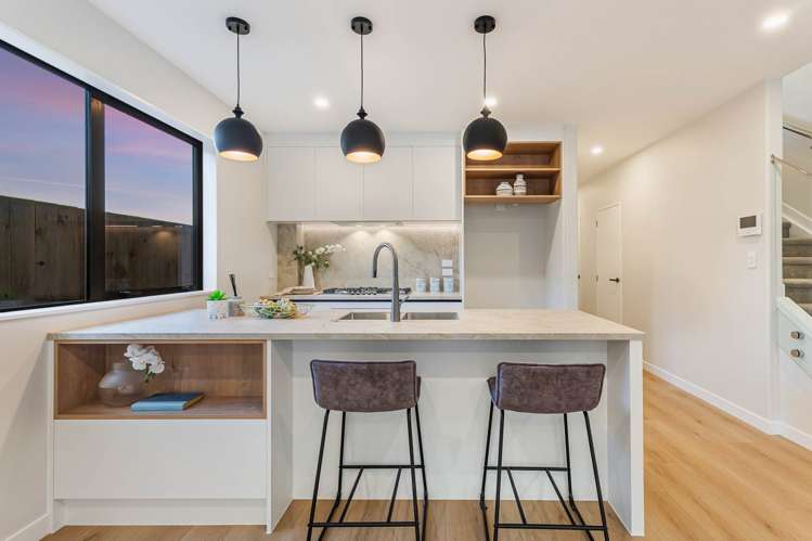 56 Ara Taha Crescent Orewa_10