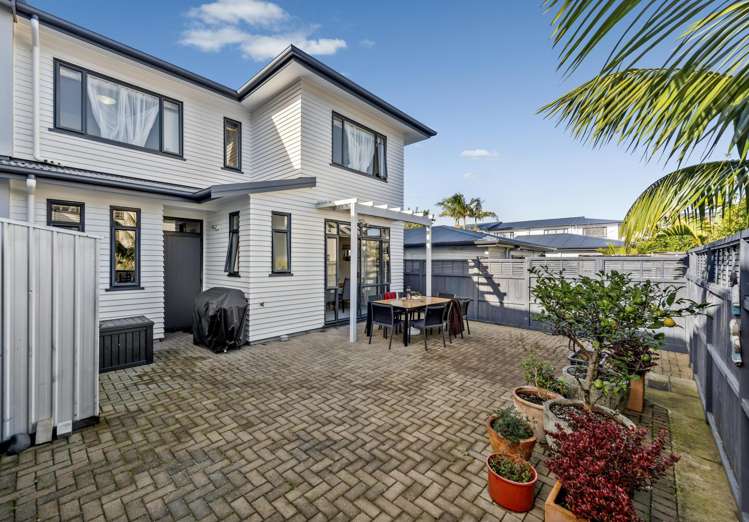 6/2 Armoy Drive East Tamaki_2