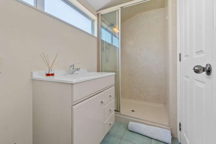 2/56 Walford Road Point Chevalier_13