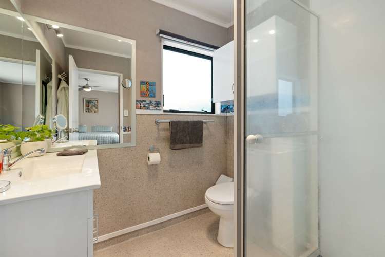 43 Lansdowne Crescent Glenview_20