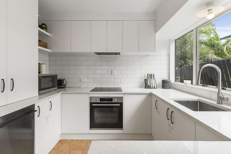 16 Carillon Place Massey_2