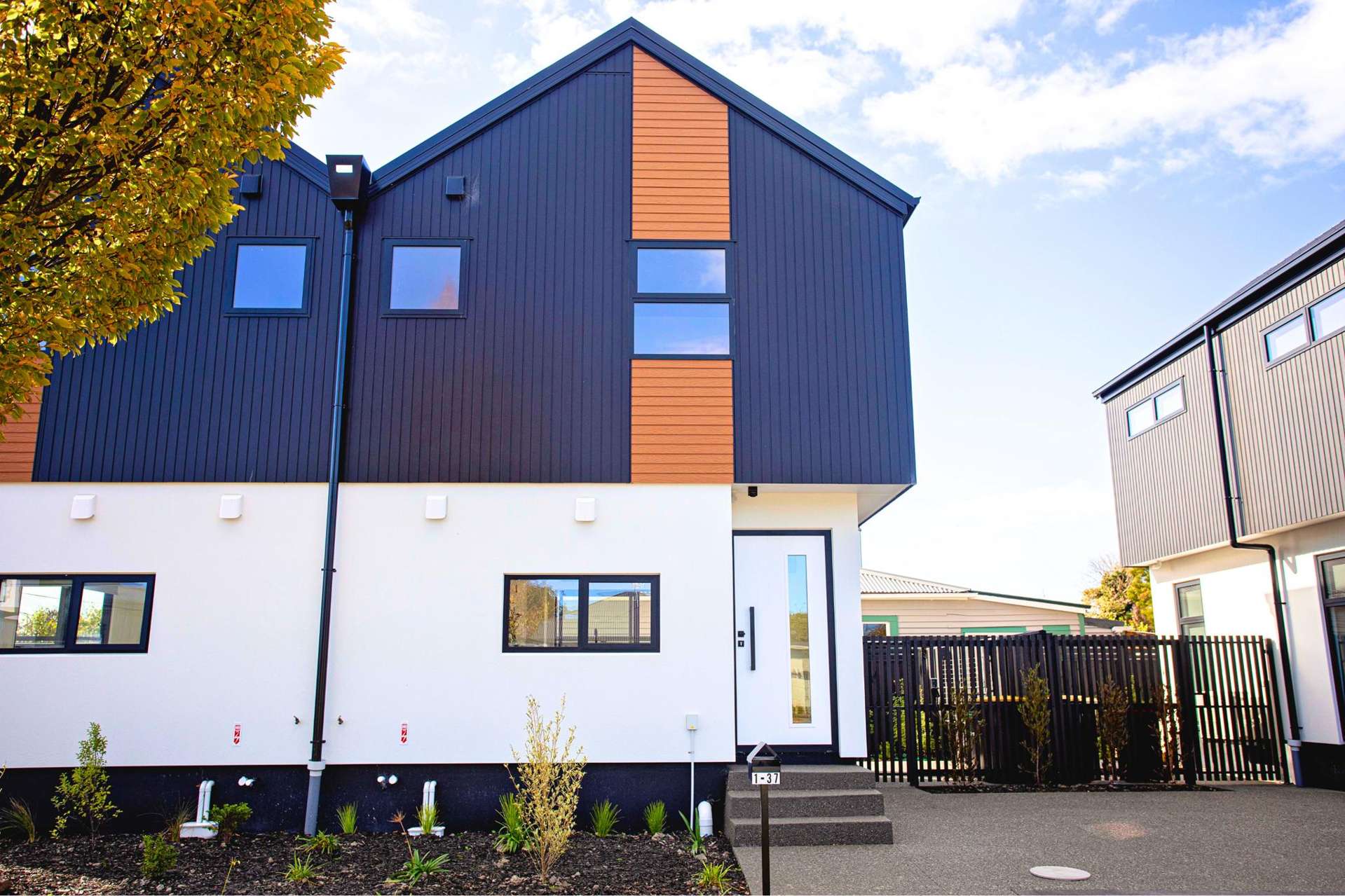 1/37 Wildberry Street Woolston_0