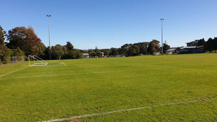 1/19 Lake Pupuke Drive Takapuna_12