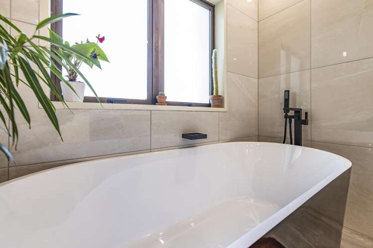 2 Holmcroft Court Cracroft_11