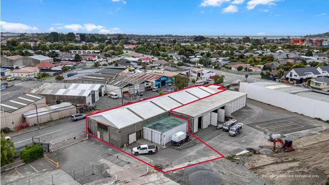 Functional warehouse with yard