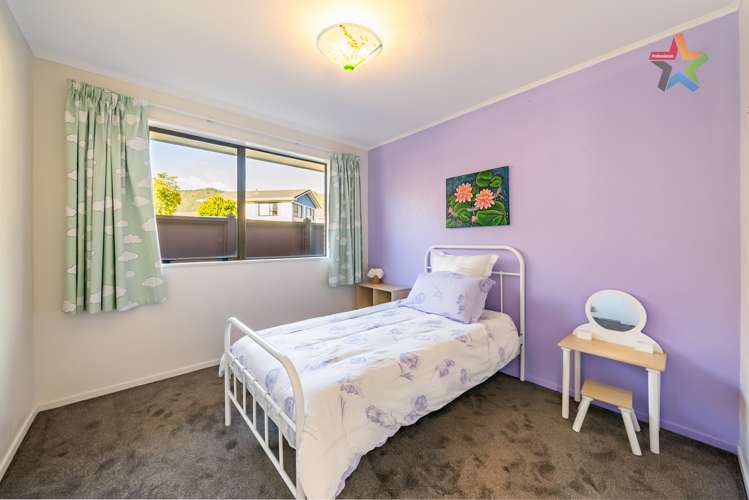 28 Mcenroe Grove Naenae_11