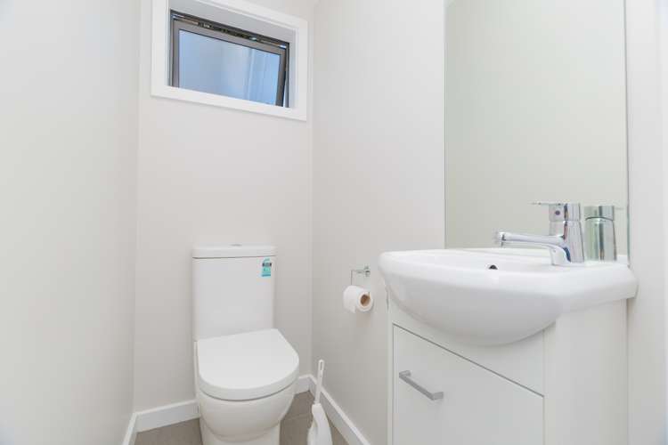 2/60 Broderick Road Johnsonville_11