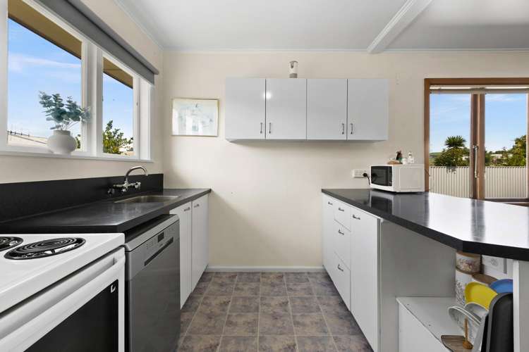 6 Kauri Street Taradale_10