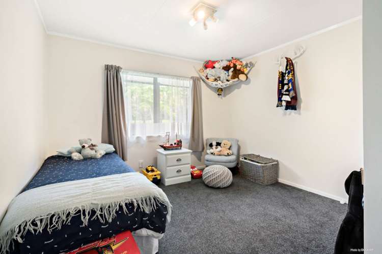 38 Seaward Place Wattle Downs_10