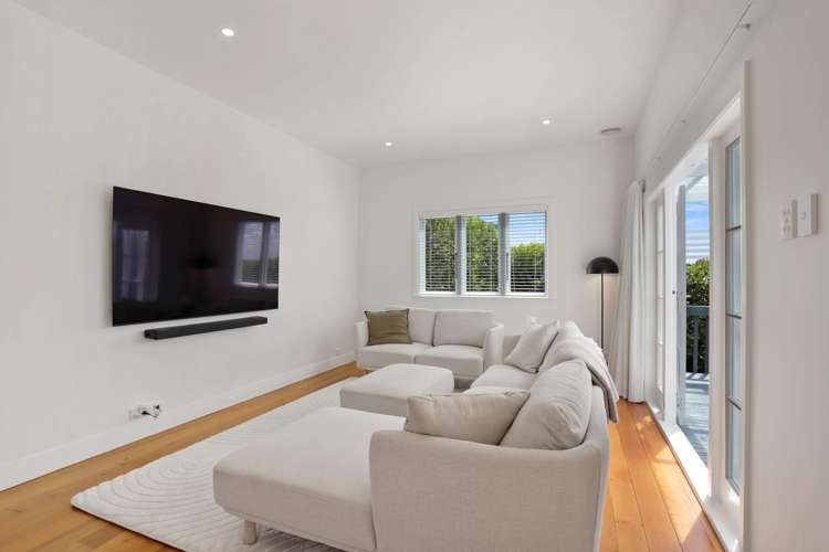 83 Golf Road New Lynn_9