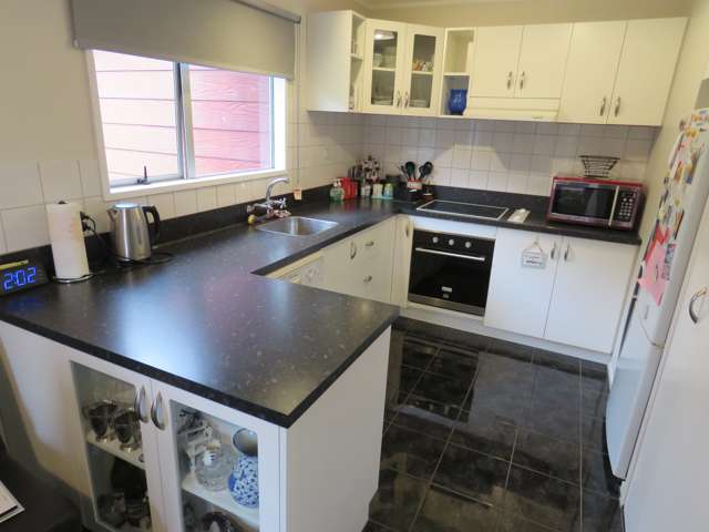 163 Wards Road Chertsey_2