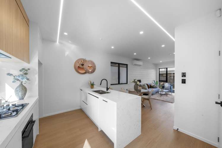 5/32 Bradbury Road Botany Downs_5