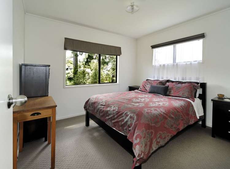 11 John Webster Place Glen Eden_9