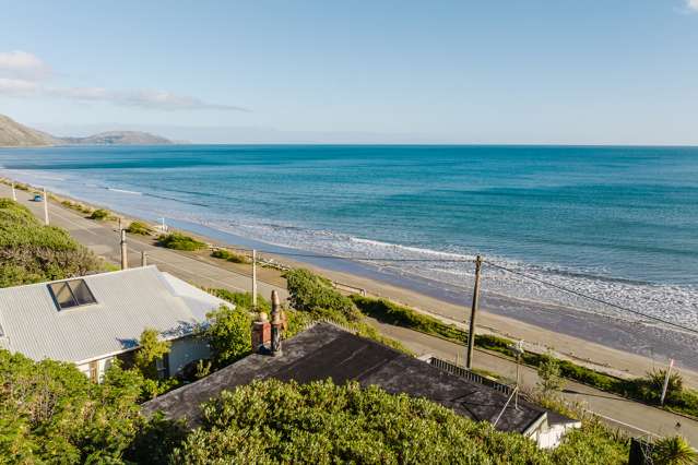 90 The Parade Paekakariki_1