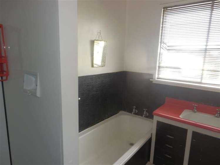 40 Mccaughan Street Winton Surrounds_8