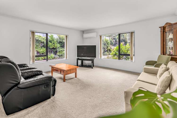 29 Edward Payton Grove Pukehangi_2