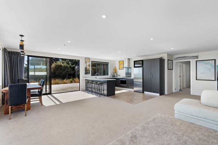 77 Tihaka Beach Road Riverton & Surrounds_9