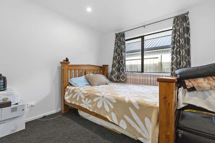 10 Inuwai Street Glenview_11