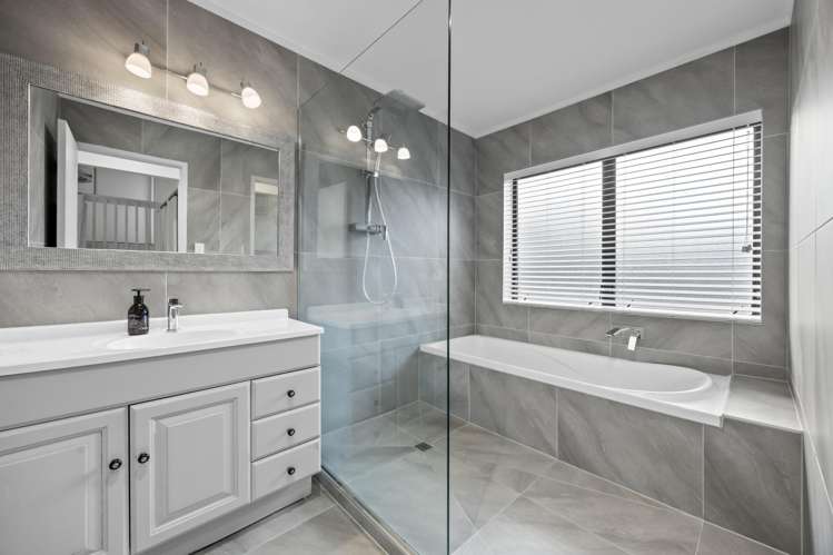 36 Galloway Crescent Farm Cove_18