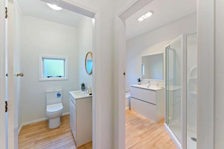 8 Manuka Street Otaki Beach_18