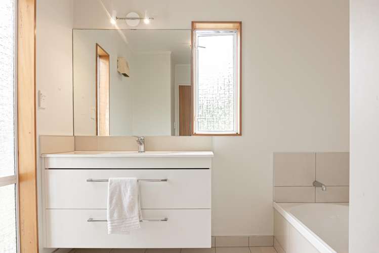 62 Churchill Drive Taradale_10