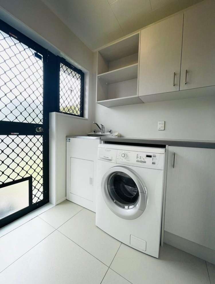 1 John Webster Place Glen Eden_6