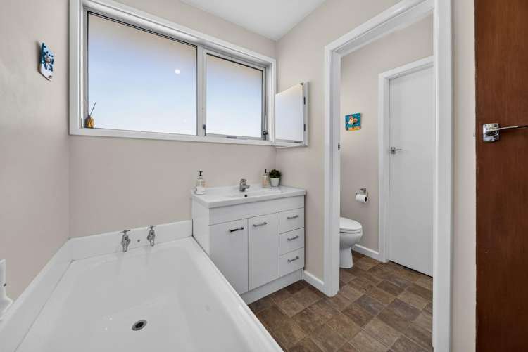 73 Crofton Road Harewood_17
