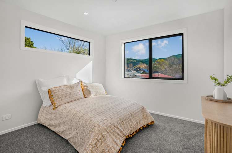 10/12 Marion Street Silverstream_16