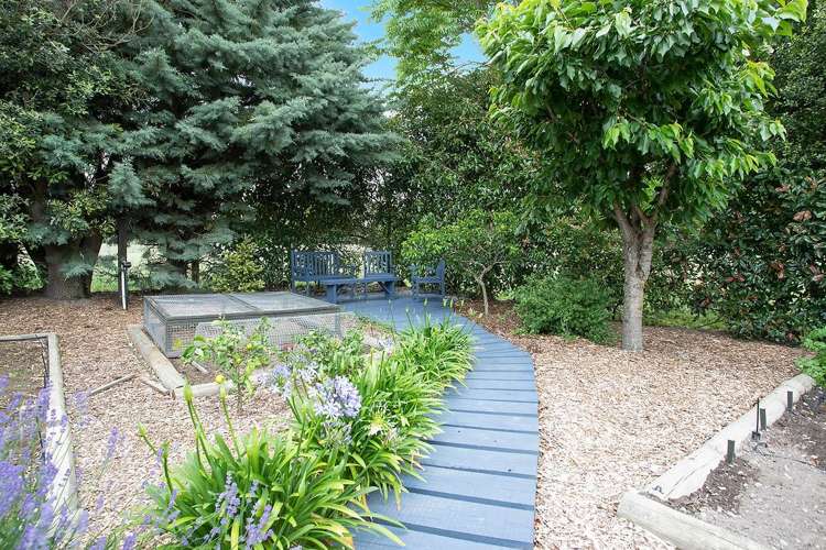 303 Davidsons Road Lincoln_16