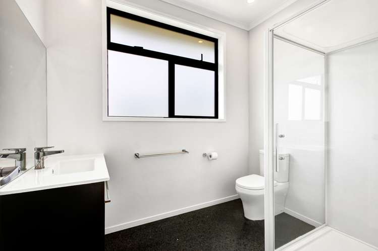 135 Sealy Road Omata_9