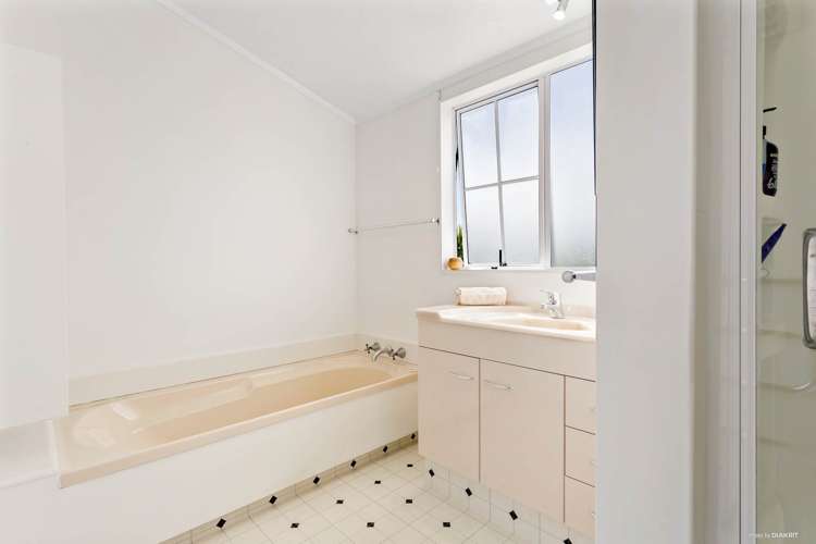 2/16 Fernbird Place Massey_11